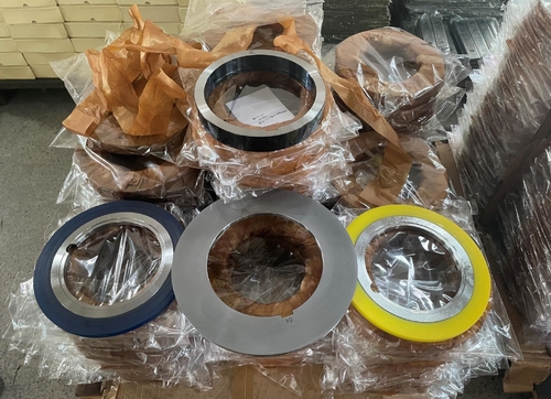último caso de la compañía sobre Russian customer full set of sheet metal slitter blade, rubber bonded stripper rings and spacer